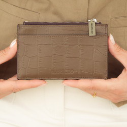Portacarte 209g 01 croco marrone scuro lifestyle