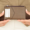 Portacarte 209g 01 croco marrone scuro lifestyle