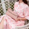 Borsa da donna a tracolla 041g rosa cipria saffiano lifestyle