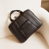 Borsa laptop 302g 01 marrone scuro lifestyle