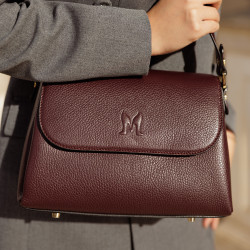 Borsa da donna a tracolla 040g black cherry lifestyle