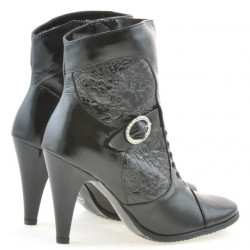 Stivaletti donna 1102 crep vernice nera
